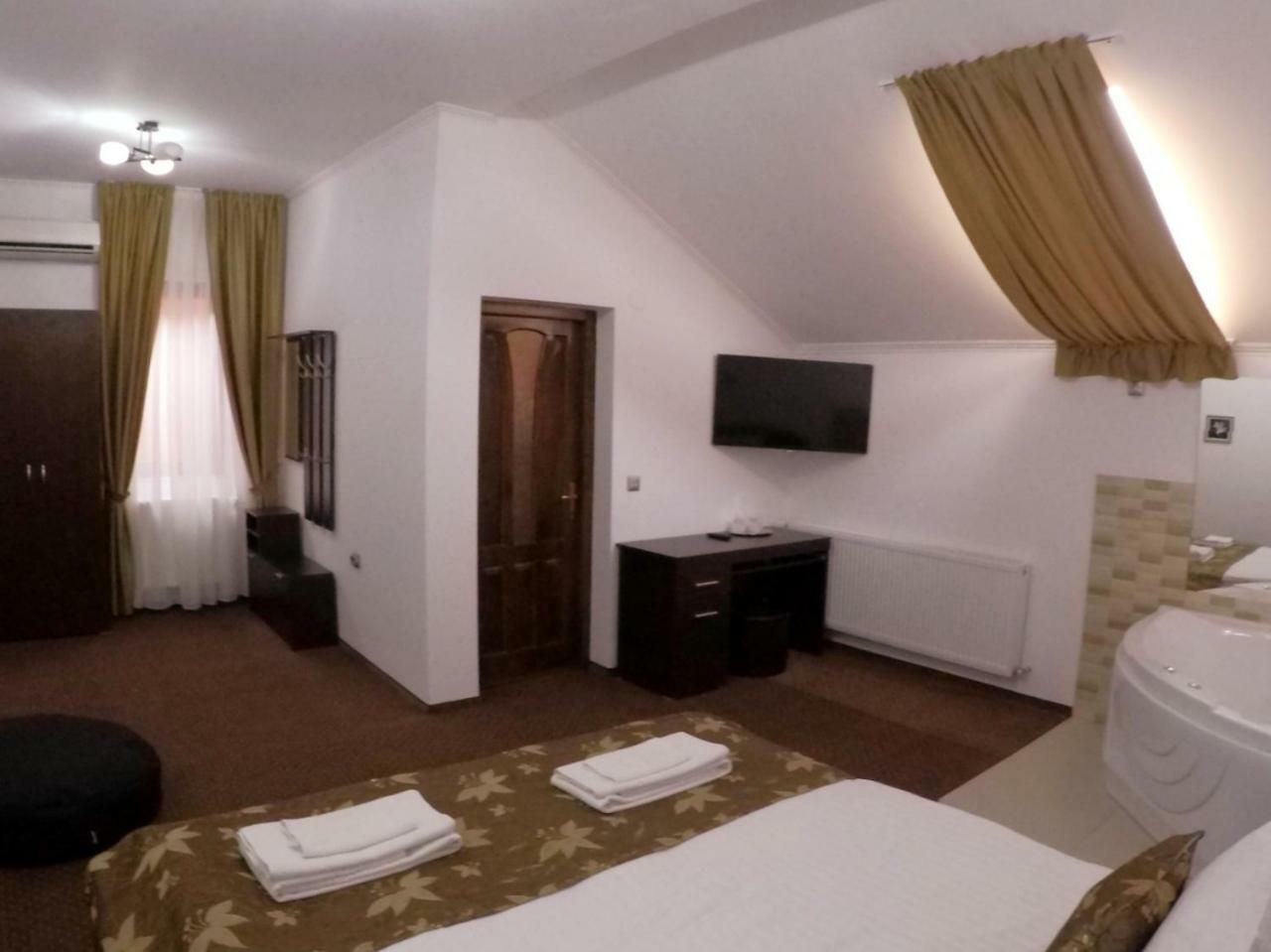 Casa Someseana Guest House Gilgau Bagian luar foto